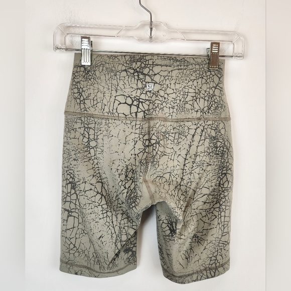 Lululemon Wunder Train High Rise Biker Shorts 7 Inch inseam Size 4. - Picture 2 of 7